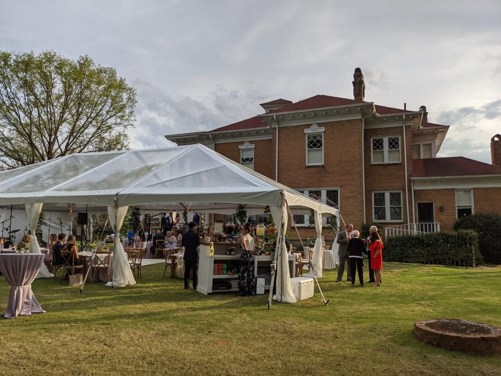 Outdoor wedding reception at Heritage House